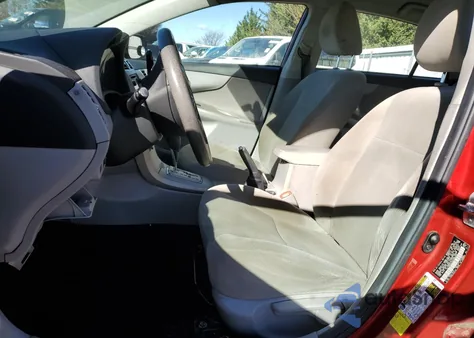 2013 Toyota Corolla Base z USA, uszkodzony, nr VIN 2T1BU4EE8DC008156